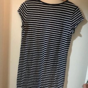 Gap v neck t shirt dress